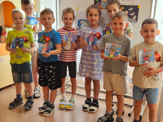 «Ракета летит в космос»👩‍🚀.